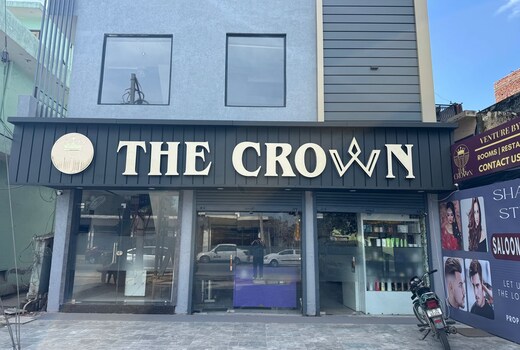 HOTEL THE CROWN