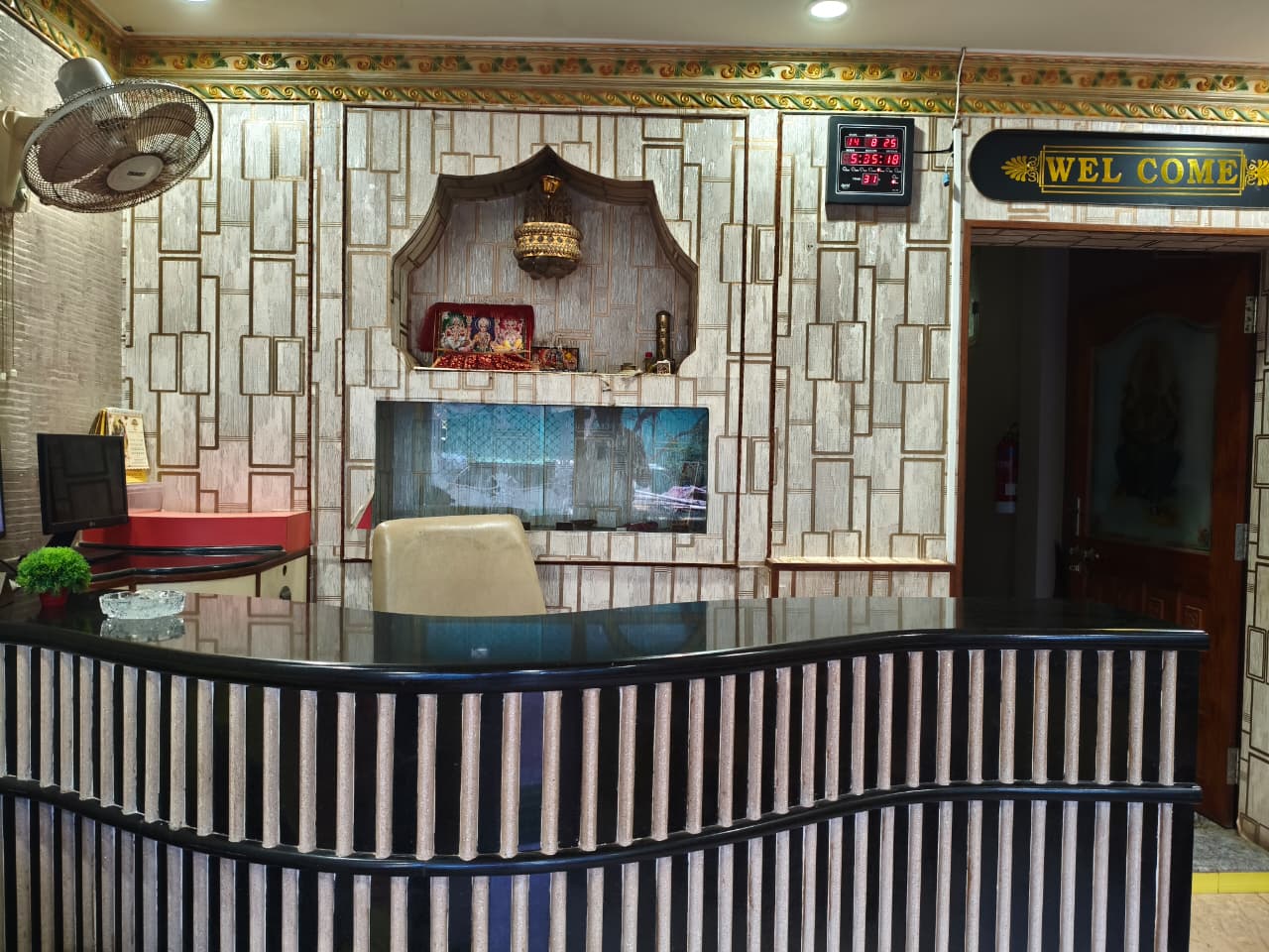 Hotel Rajeswari, 150m from Beach