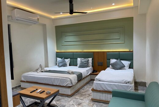 Hotel Royal Treat