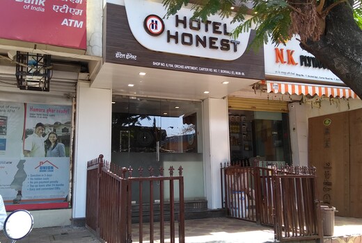 Hotel Honest (MALE ONLY)
