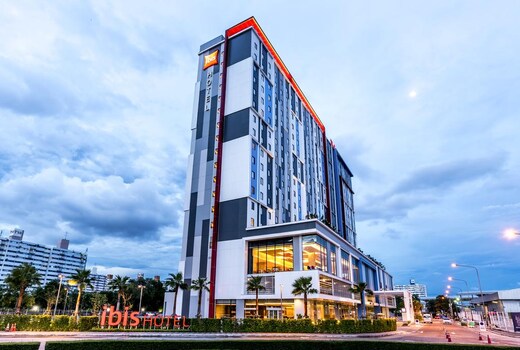ibis Bangkok IMPACT