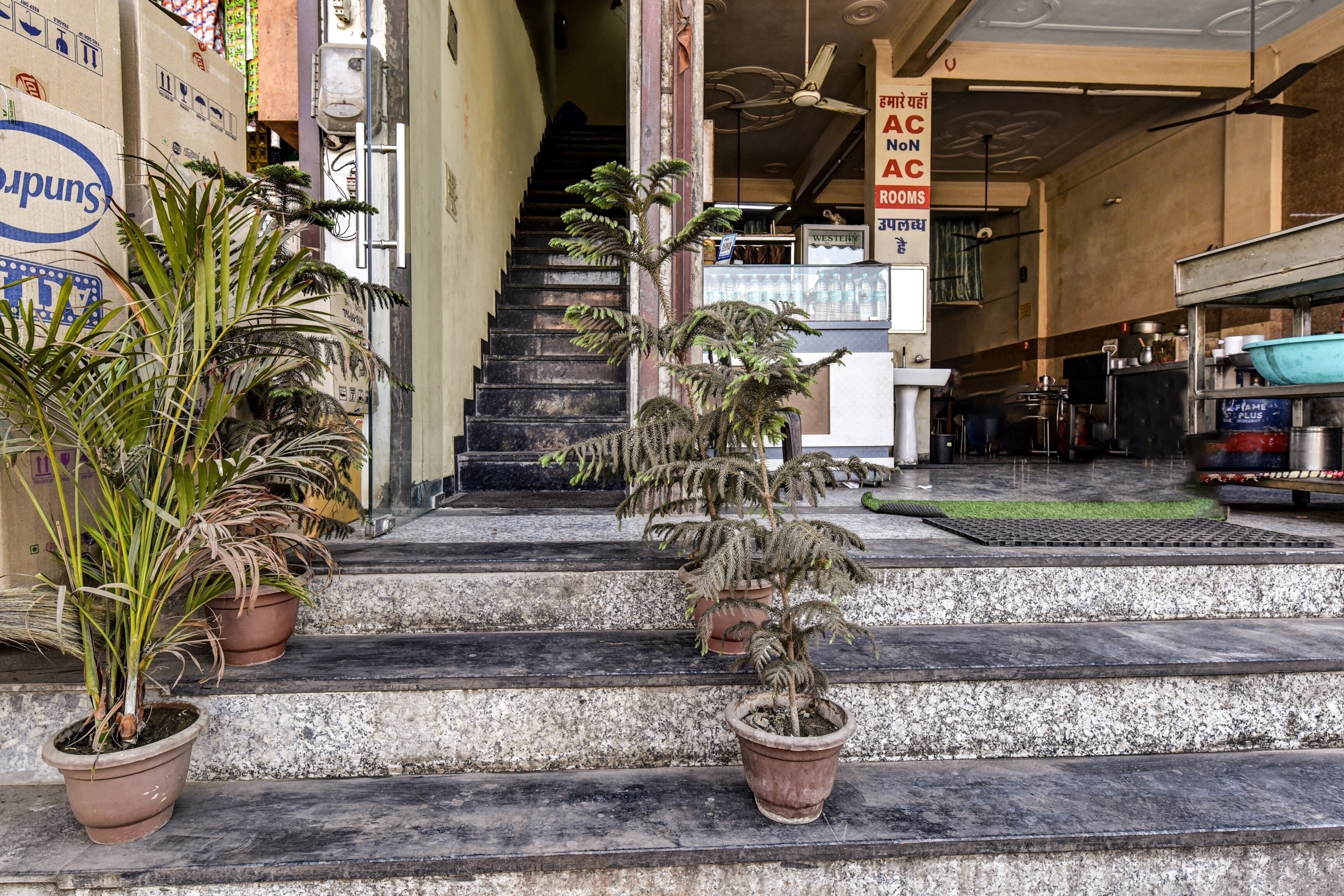 Hotel O N R Guest House
