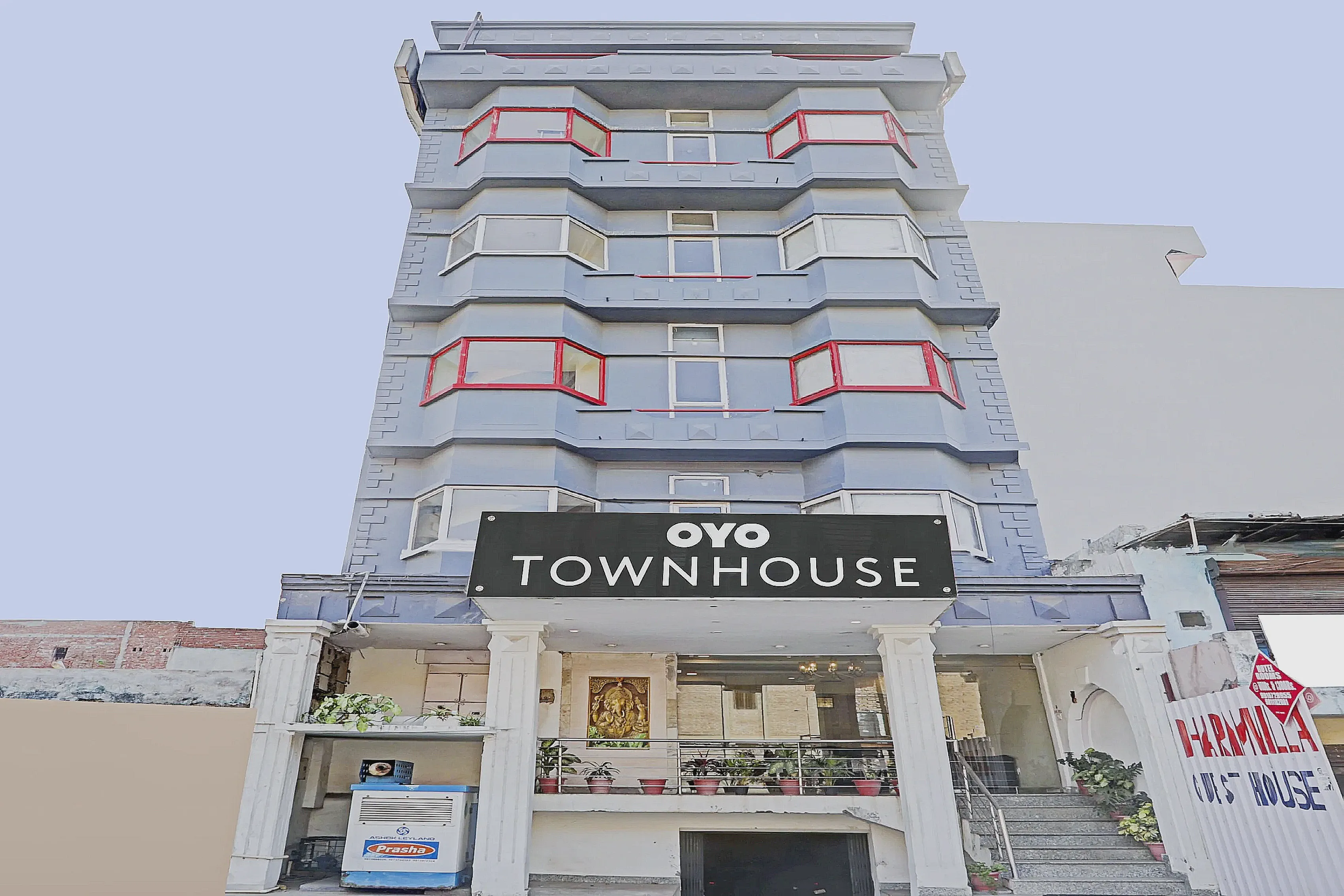 Townhouse Jai Guru Ji Nearest Merceds Benz Sector 11