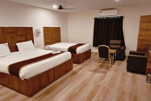 HOTEl SAVITHA S GRAND