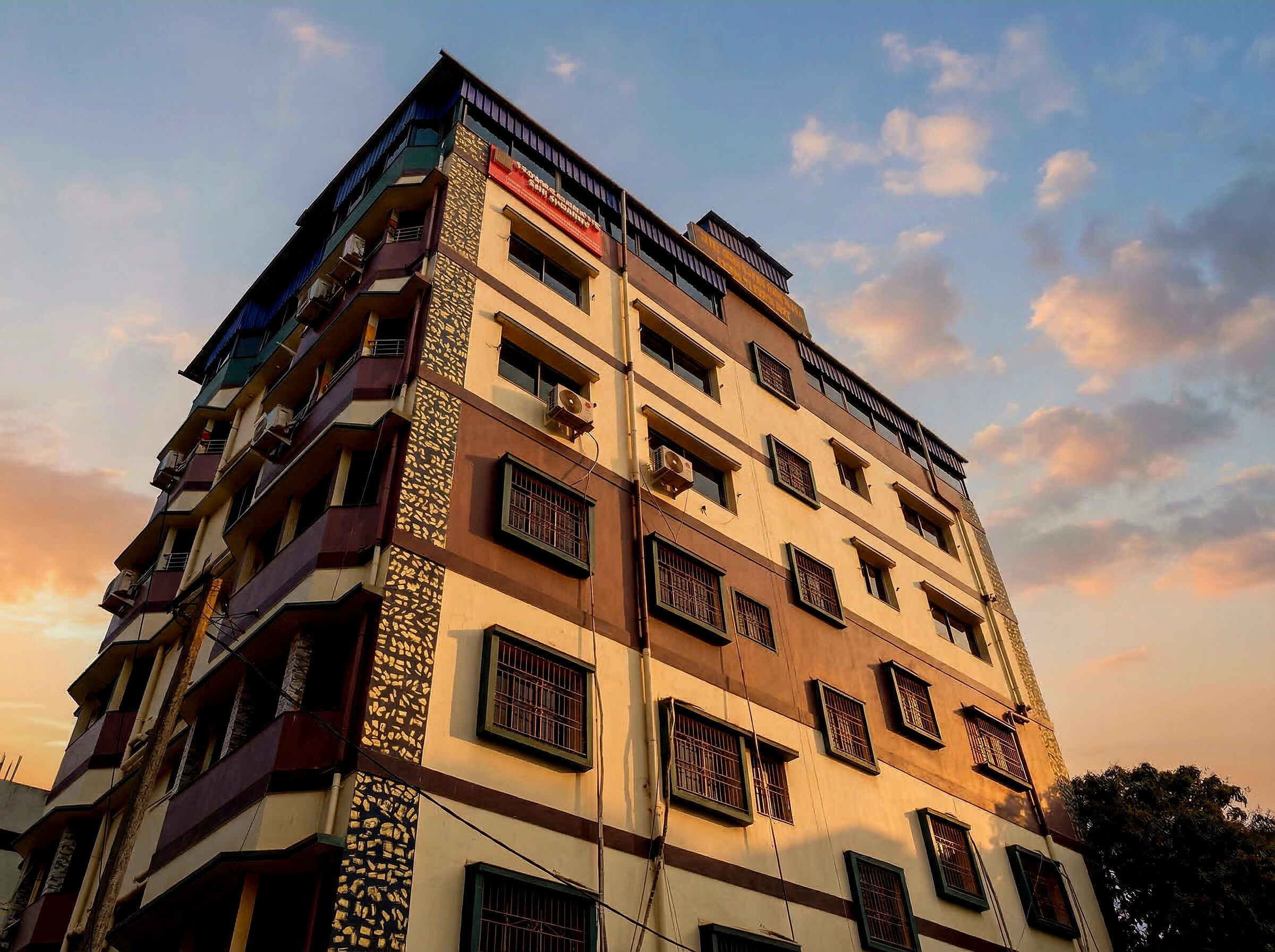 The Vinayak Hotel and Banquet