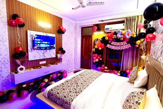 Diamond home stay studio 6 near max hospital