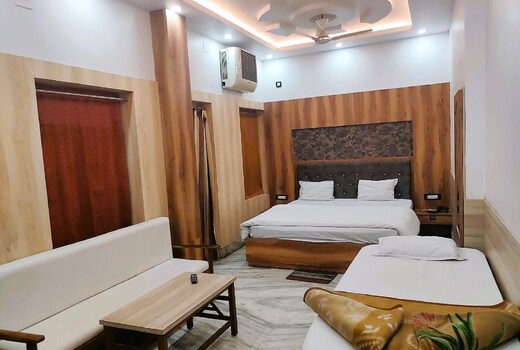 Hotel Aditya Plaza