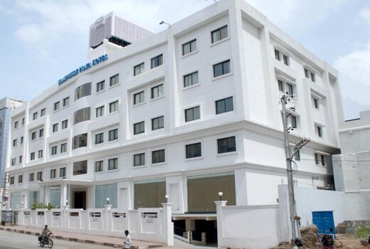 Hampshire Plaza Hotel