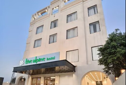 Hotel The Alpine, Aligarh