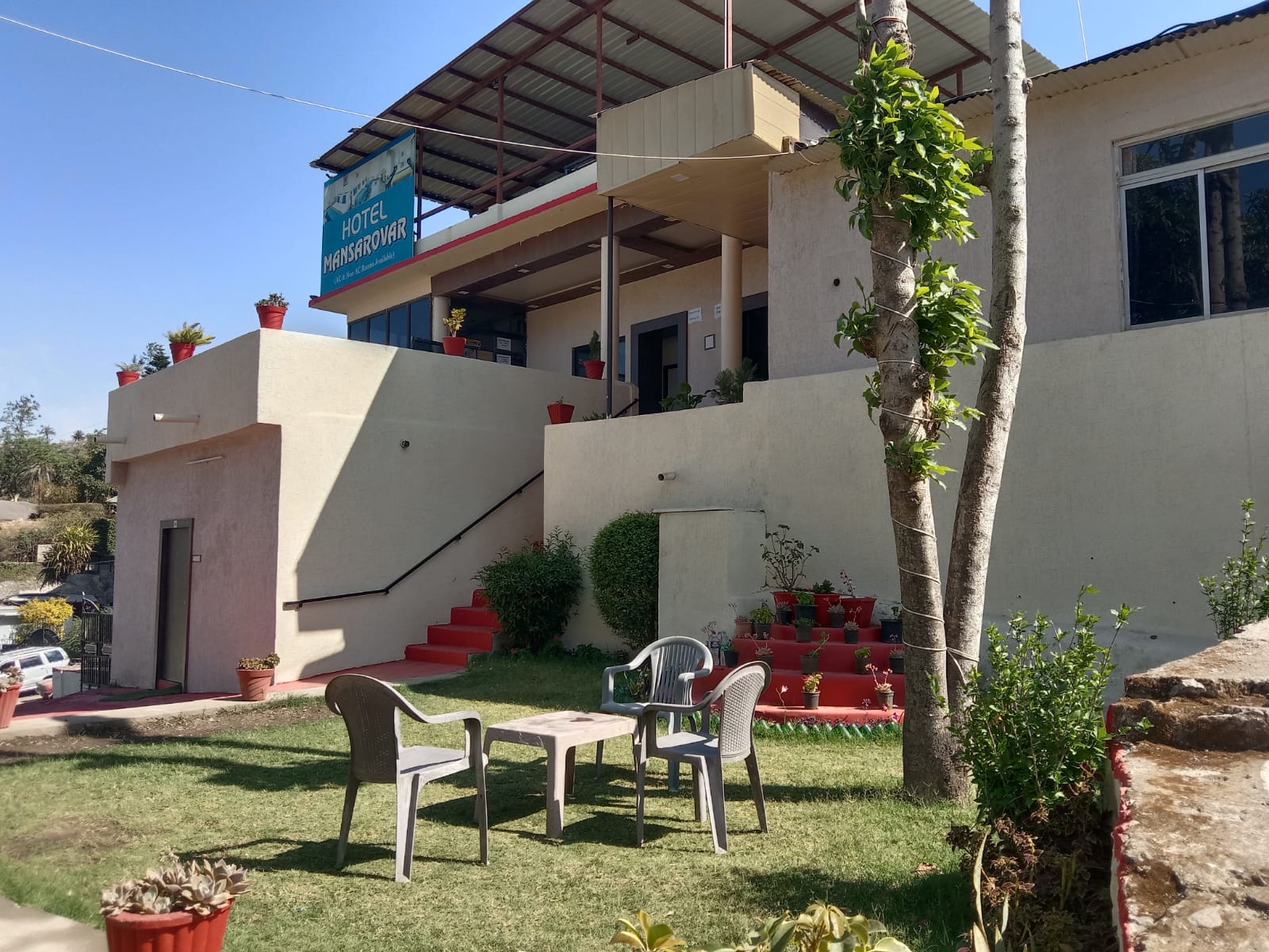 Hotel Mansarowar