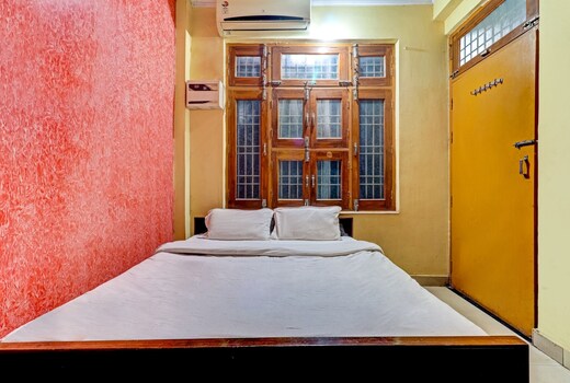 Hotel O Royal