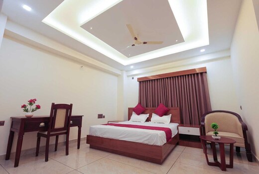 Townhouse Adoor Bus Terminal Pathanamthitta Formerly Apsara Tourist Homes