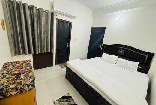 Hotel Awadh Pearl Near Amity University