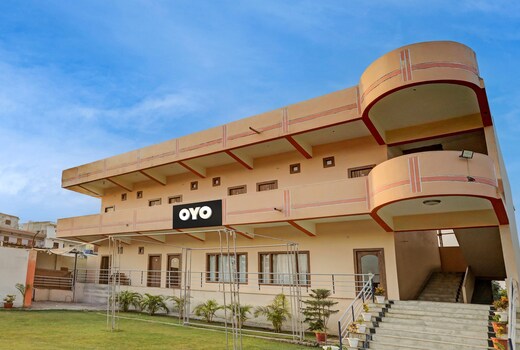 OYO Flagship GV Palace