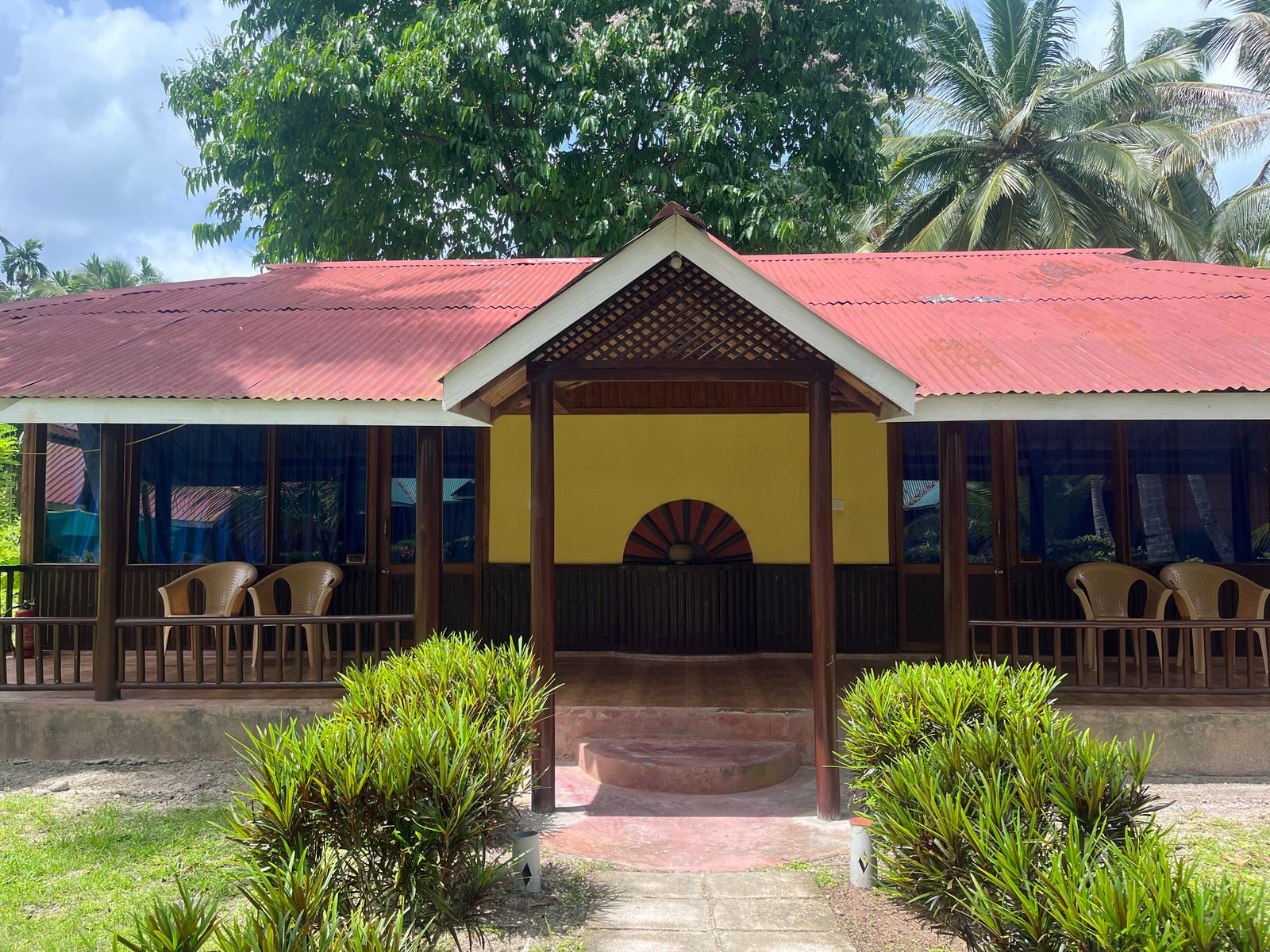 Island & Blue Resort