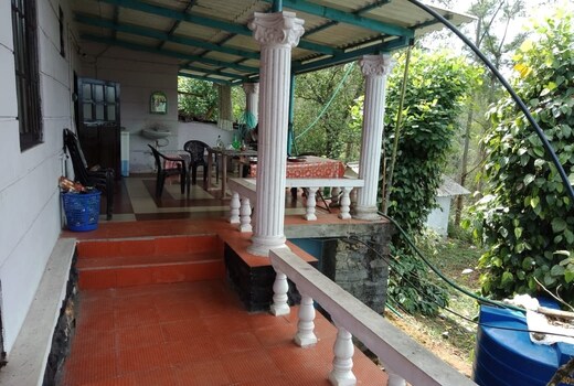 BISON VALLEY ESTATE