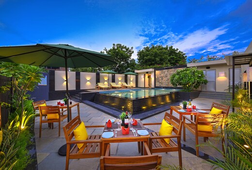 Royale Sarovar Portico Agra
