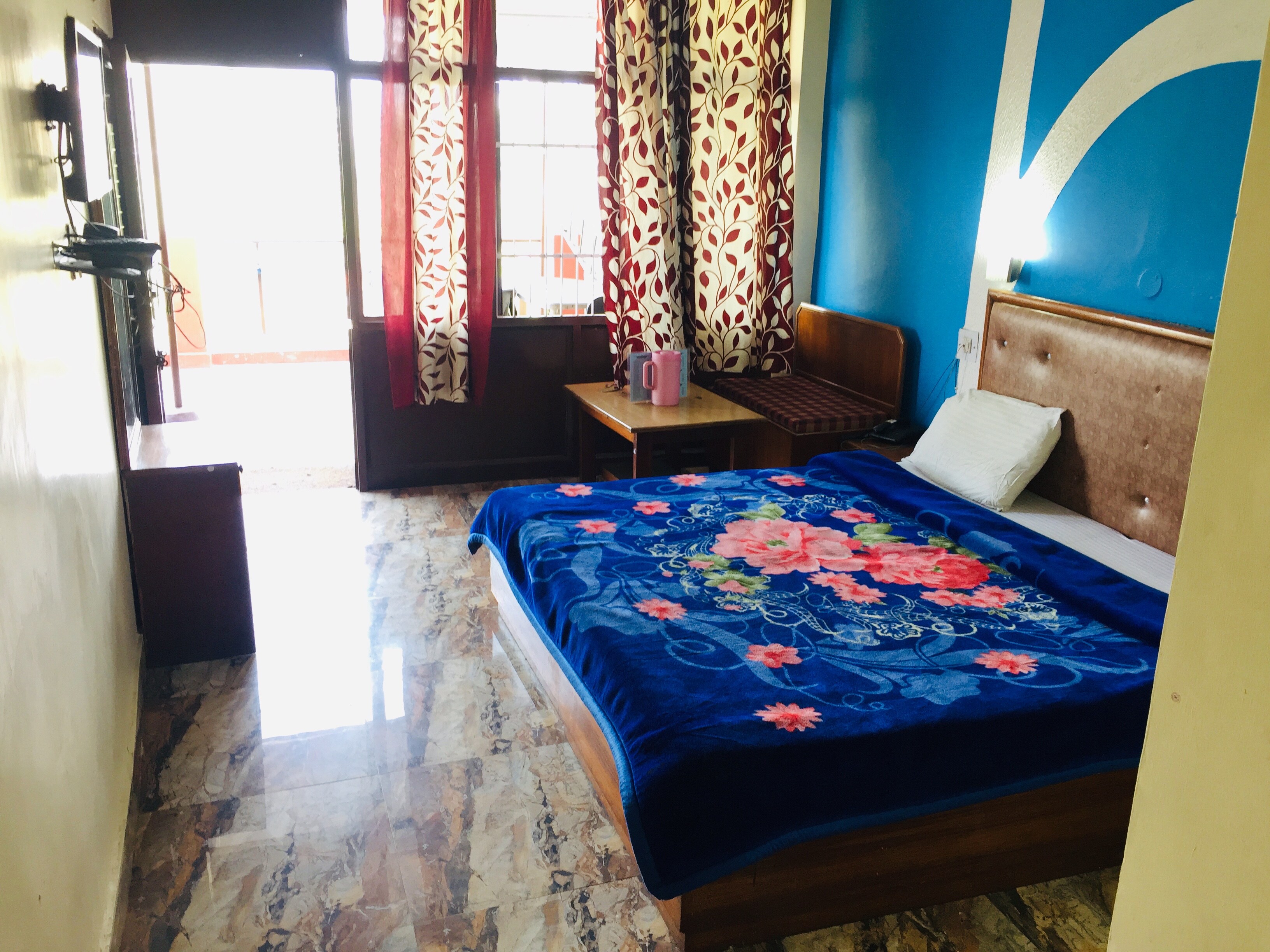 Hotel Avenel Palace