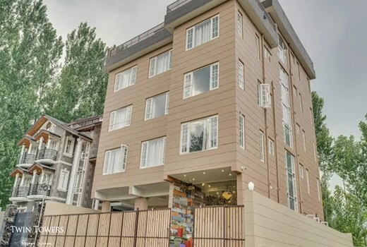 Hotel Twin Towers - Rajbagh