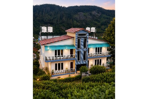 S M Homestay |Rooms In an Apartment