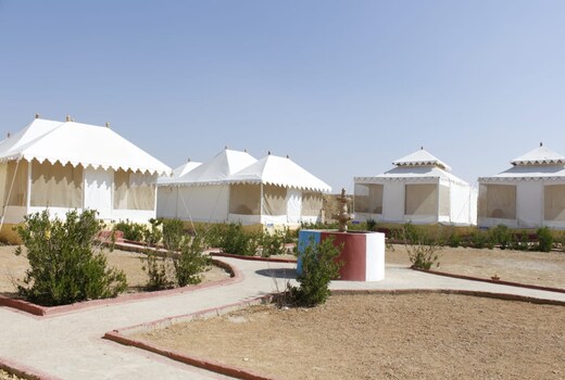 Sand Dunes Resort