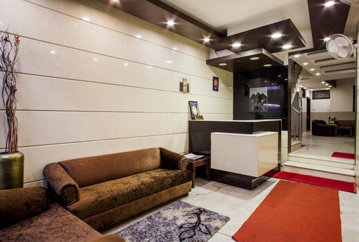 Kanchan Hotel