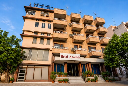 Hotel Aashish