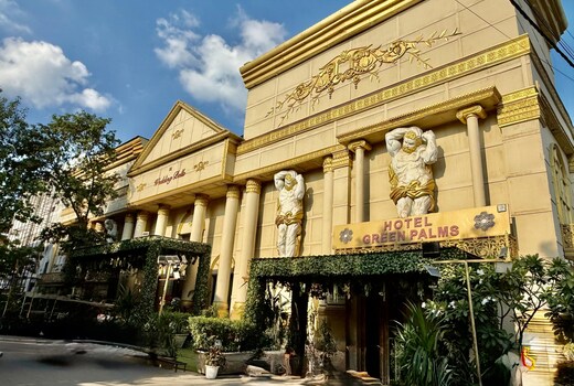 Green Palms Hotel -- Check in @ 9:00 A.M.