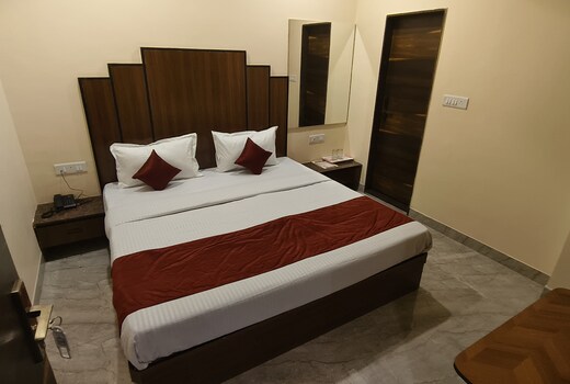 HOTEL MS GRAND