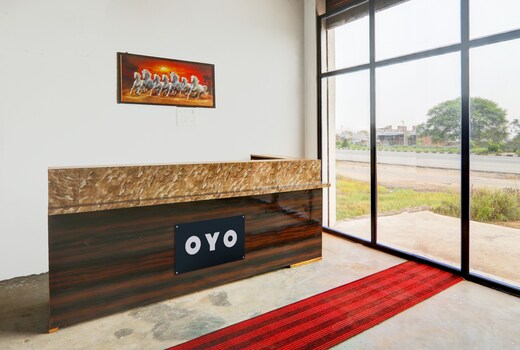 Hotel O Moon Sez