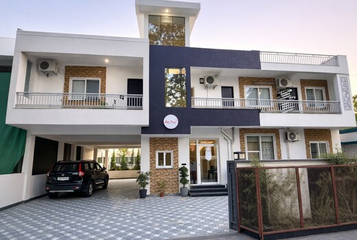 Live Free Hostel | Rooms & Dorms