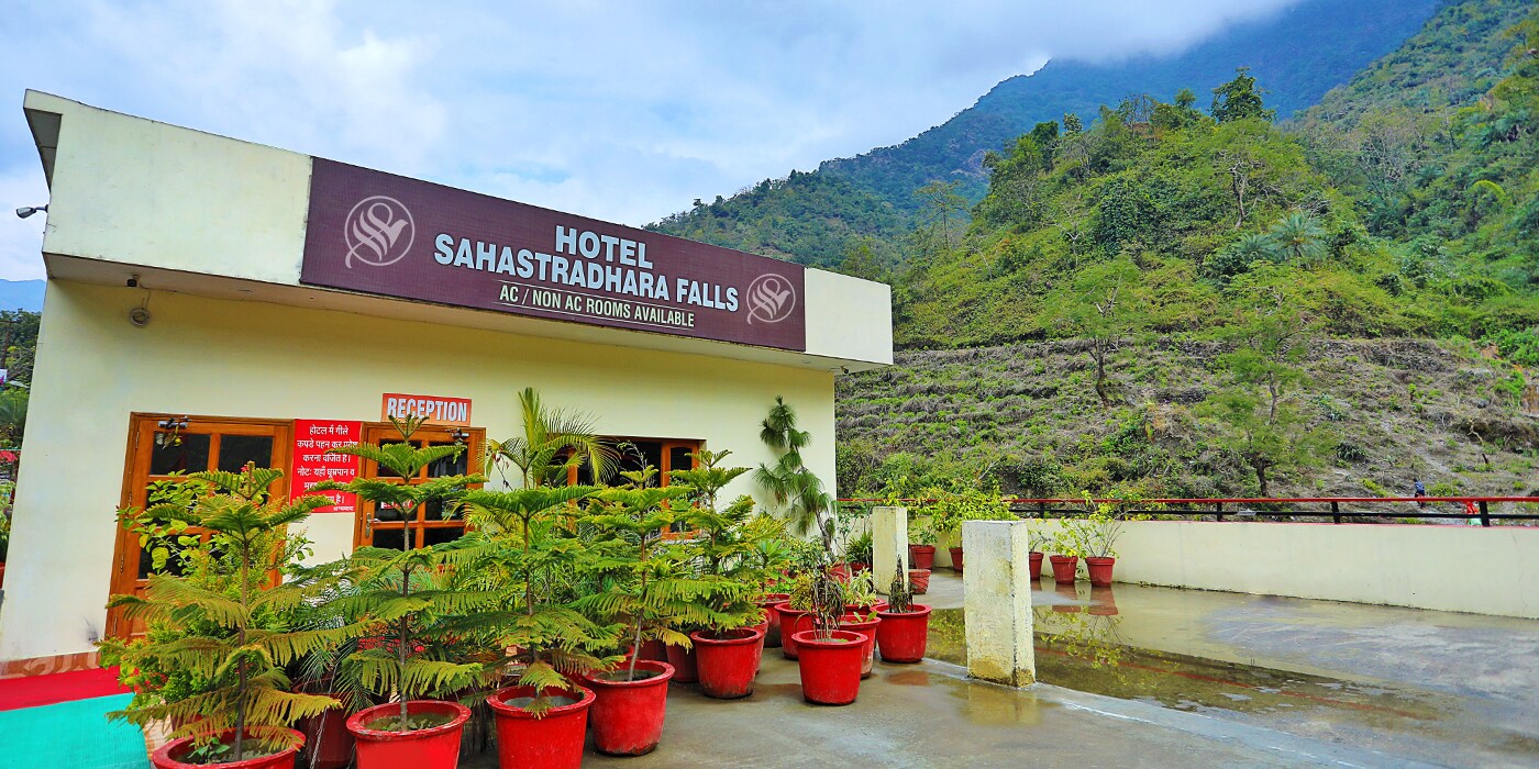 hotel sahastradhara falls