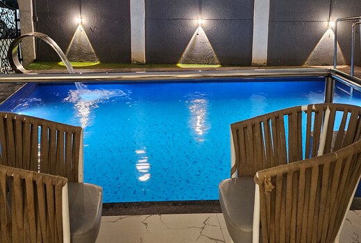 V9 Hotel