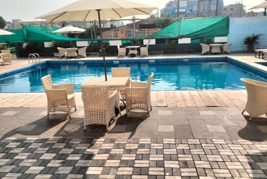 Hotel Rivera (Beach Facing)