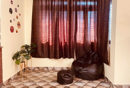 3 bk apt at prime location