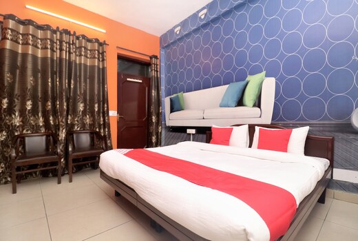 Hotel O Samrat