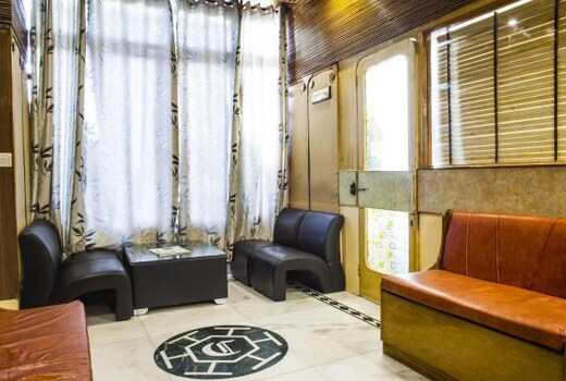 Hotel New Cosmos Mall Road