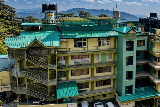 Hotel Himland East | Lift & Ample Parking