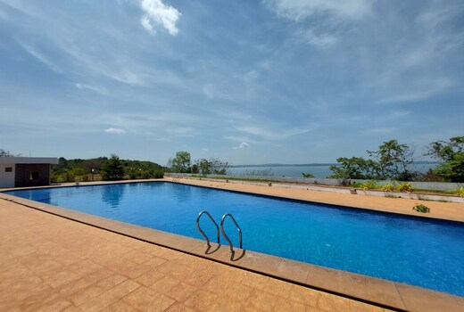 Serene 2bhk sea facing apartment in Dona Paula