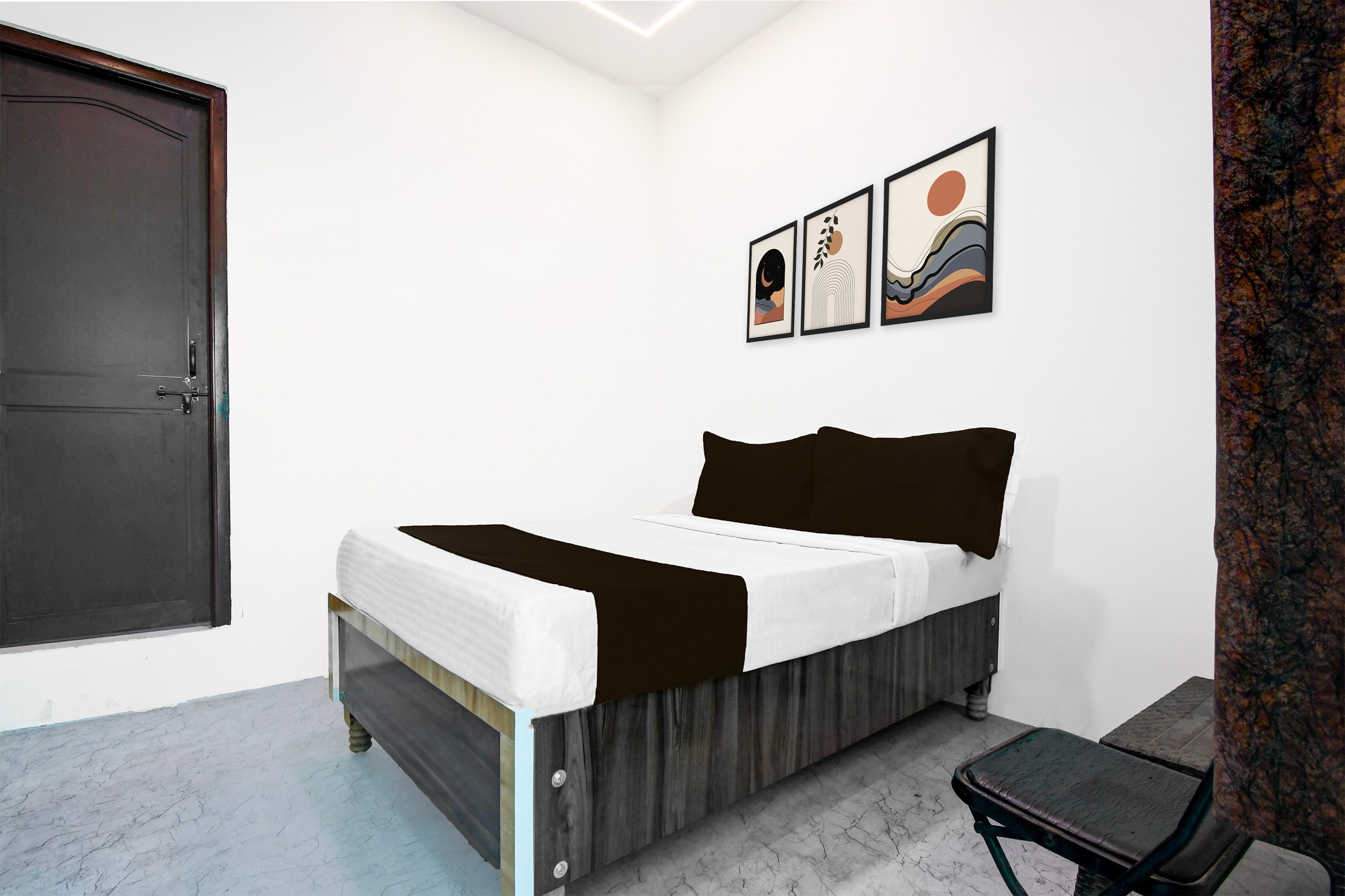 HOTEL O SHIVAY DELUXE