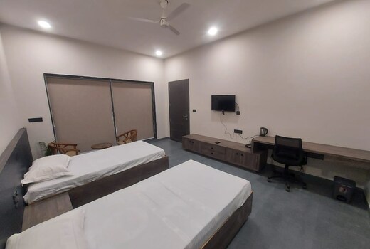 Private room with terrace at Tirupati Heights