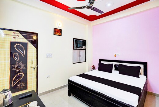 Hotel O S S Guest House