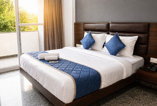 Axon Stays Near Artemis Hospital Gurgaon Sector 52