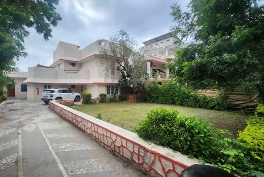 The bollywood villa