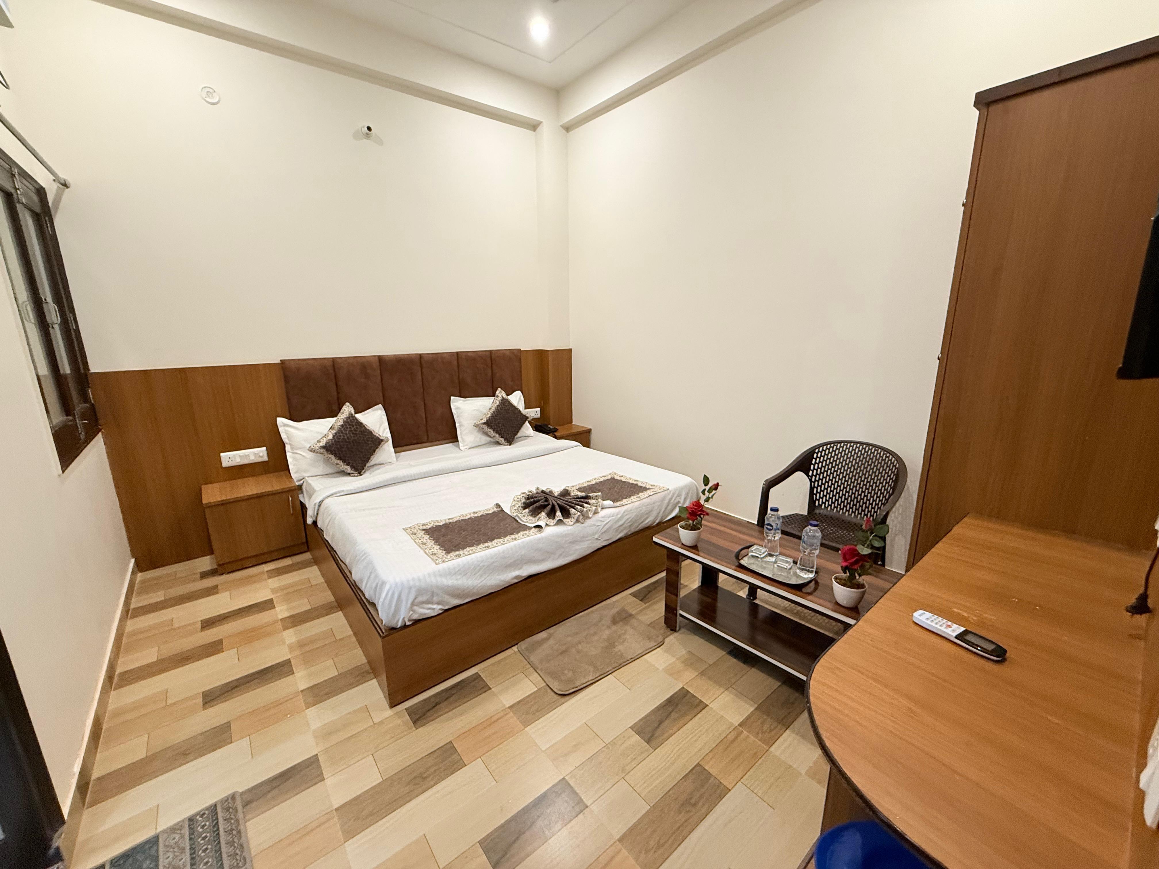 Abhinandan Sadan Guest House