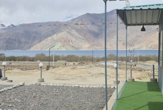 The barley cabins Pangong Merak