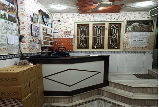 Hotel Raahat Palace
