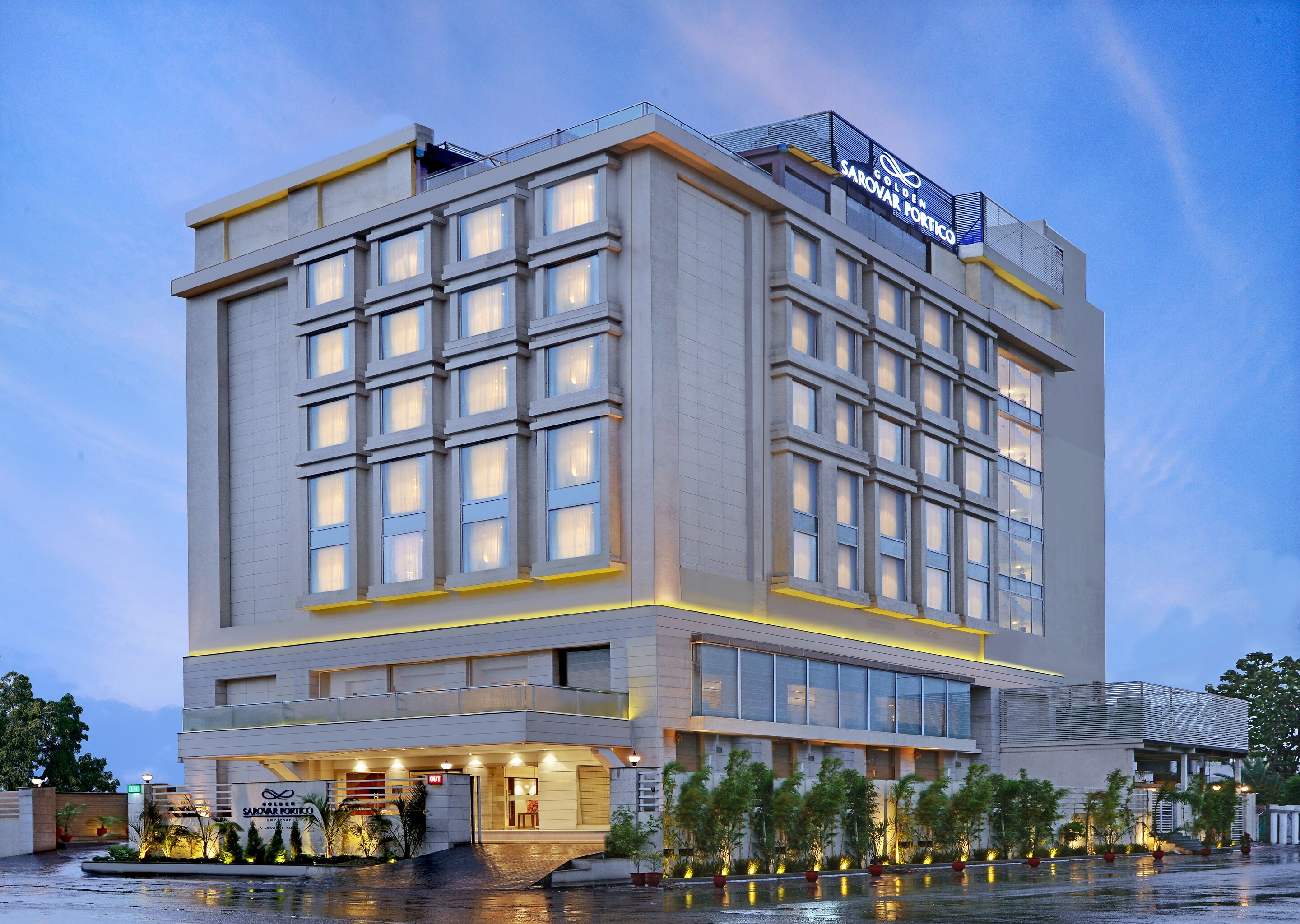 Golden Sarovar Portico