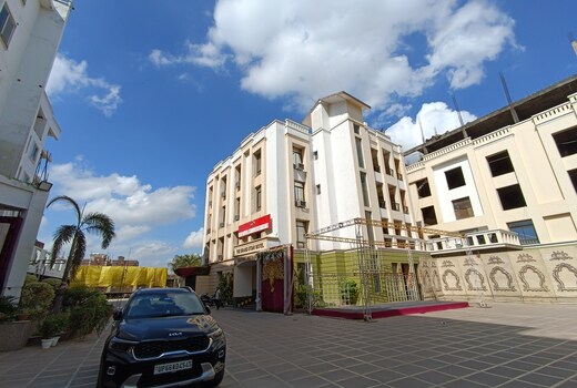 THE GRAND UTSAV MOTEL & CHATORI RESTURENT