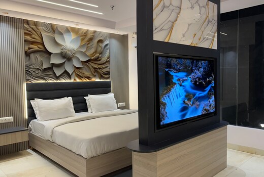 High Life Haven Suites by Rooms N Views